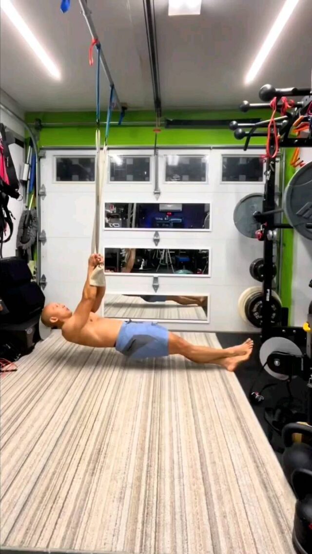 Dynamic core work courtesy of @wkwong 🔥🔥🔥

@wkwong Awesome variations, Will! Thanks for sharing all the creative workouts!!